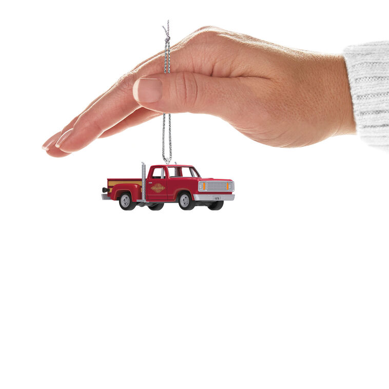 Mini Lil' American Trucks 1978 Dodge Li'l Red Express Truck 2025 Metal Ornament, 0.75"